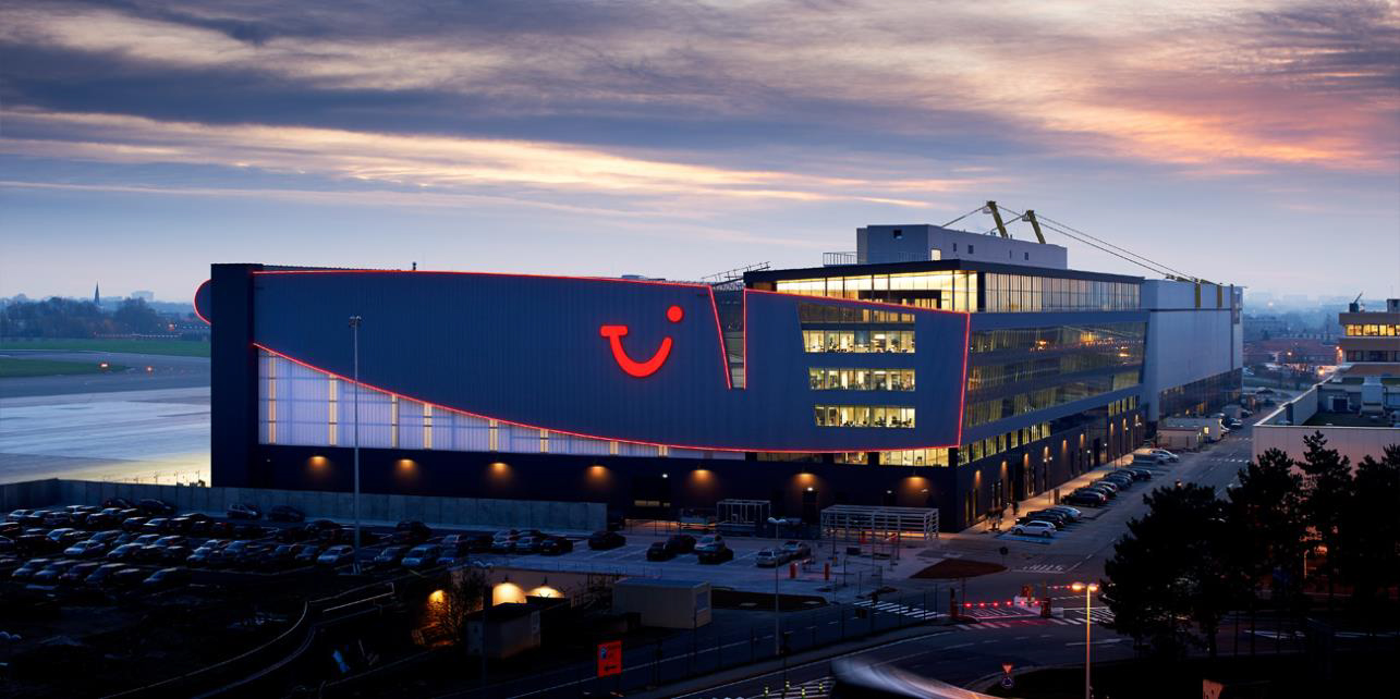 АЭРОАНГАР В АМСТЕРДАМЕ И ТЕРМИНАЛ ZAVENTEM В БРЮССЕЛЕ