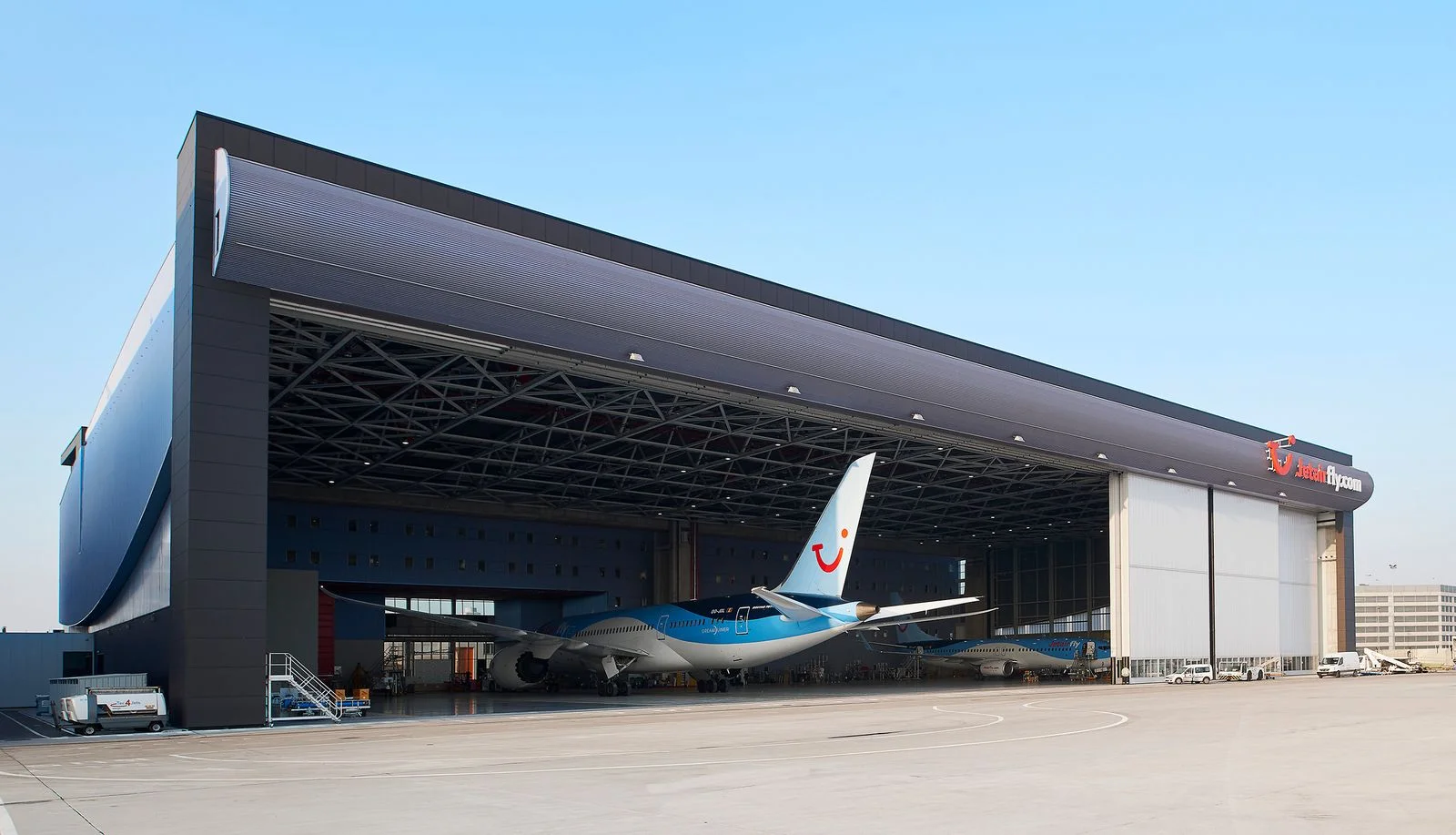 АЭРОАНГАРЬ ZAVENTEM